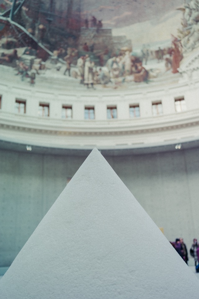 White sculptural form in the Bourse de Commerce